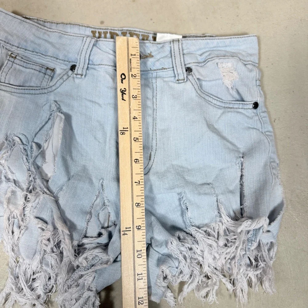 VIP Jeans Light Wash Distressed Fringe Denim Shorts Womens‎ Size 27